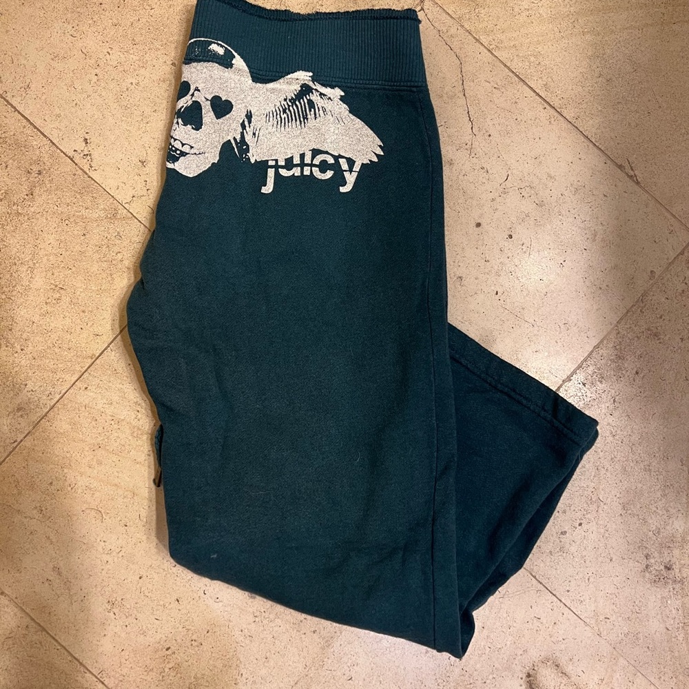 Cropped Juicy Couture Sweatpants with skull detail